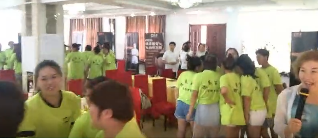 德晟给店家美容师培训现场
