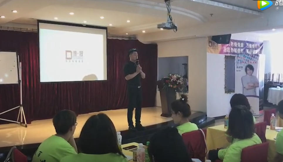 德晟公司于总讲解骨雕